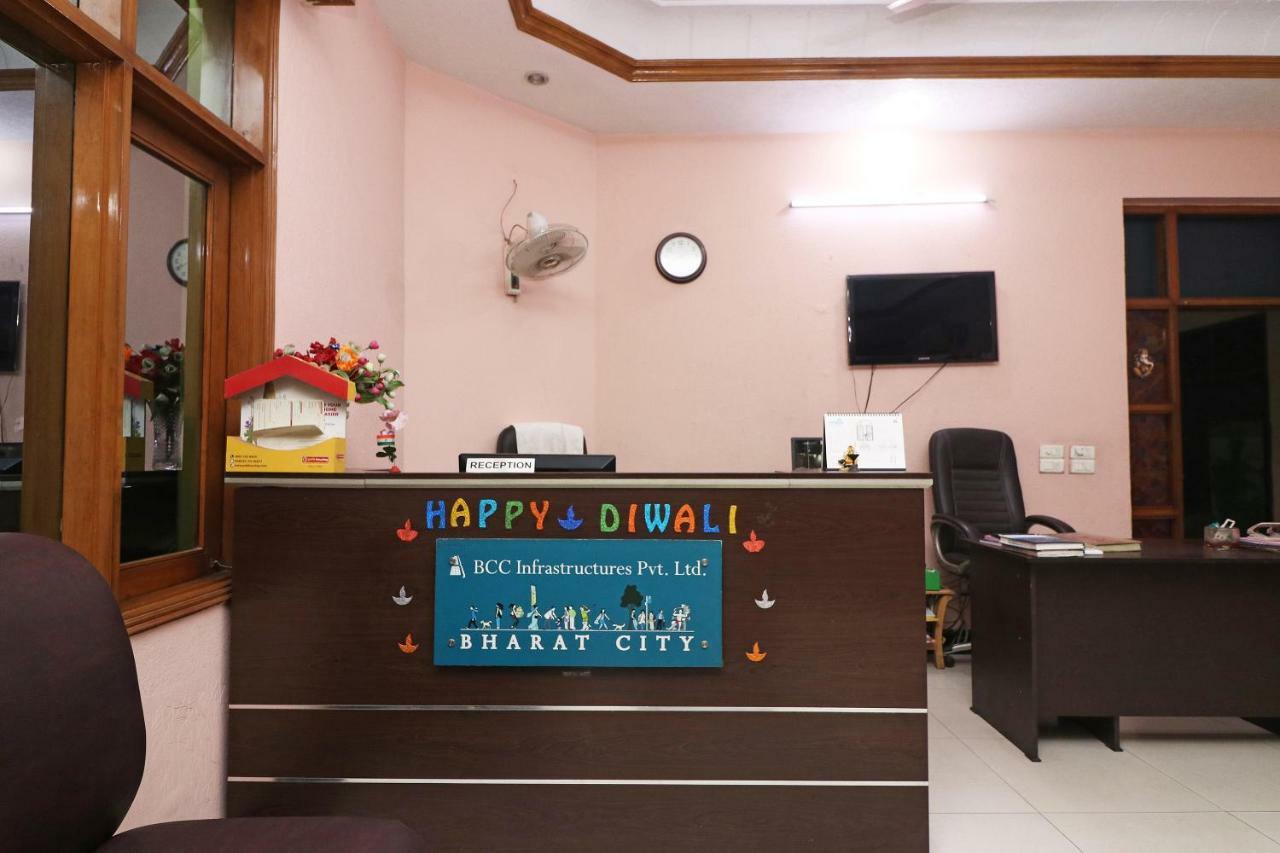 Oyo 24672 Bharat Guest House Дели Экстерьер фото