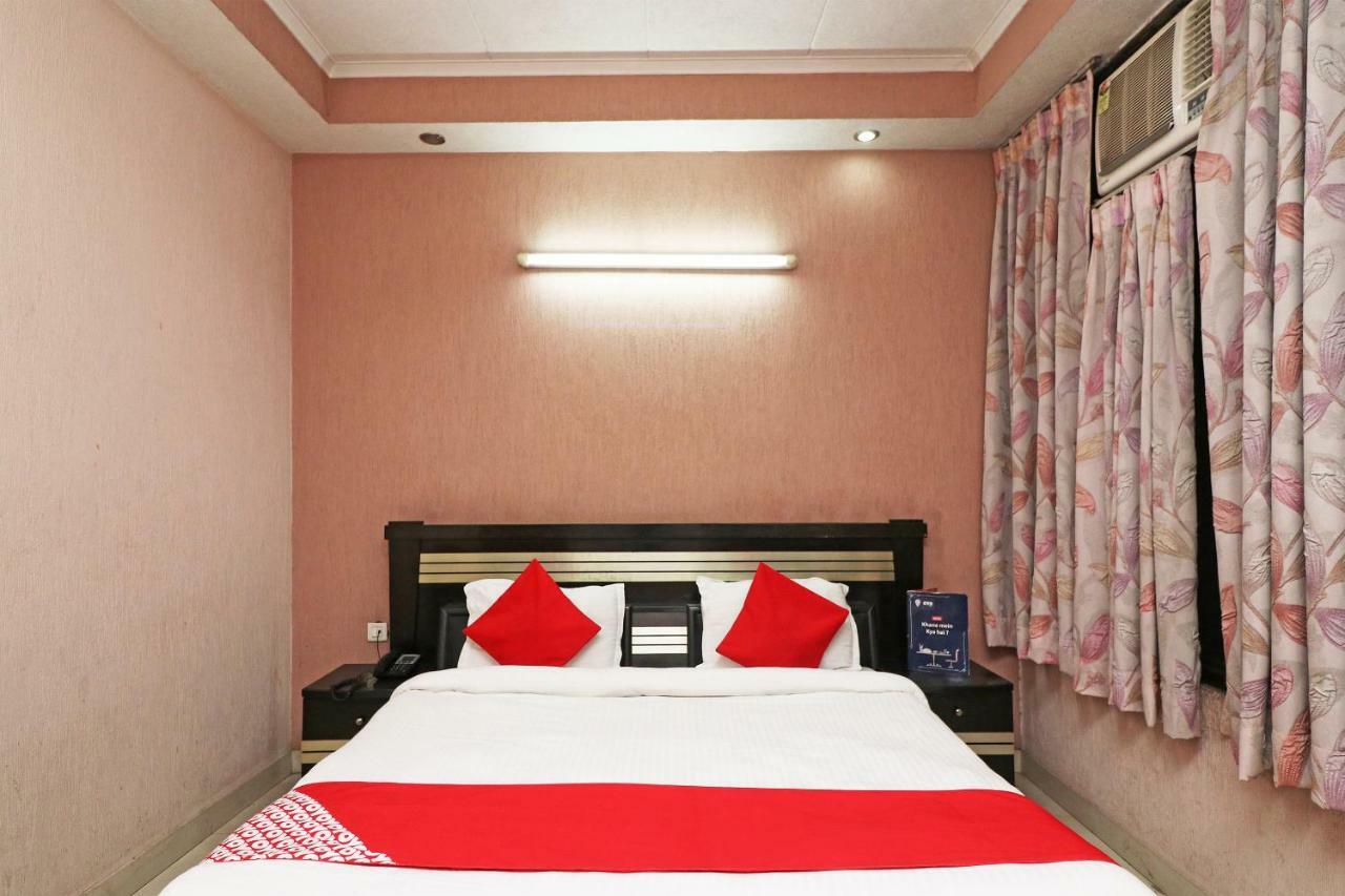 Oyo 24672 Bharat Guest House Дели Экстерьер фото